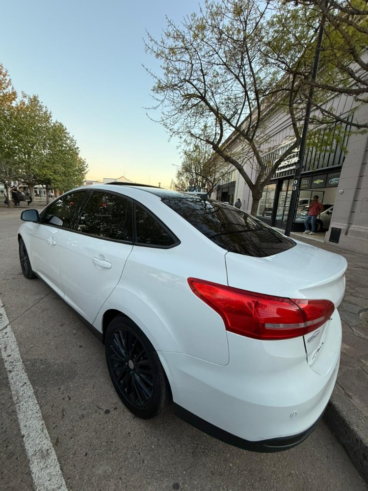Ford FOCUS SE PLUS — foto 3
